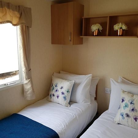 Pitch & Canvas - Self Catering At Broad Oak Farm Hotel Tattenhall Exterior photo