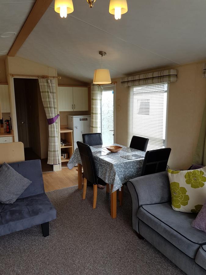 Pitch & Canvas - Self Catering At Broad Oak Farm Hotel Tattenhall Exterior photo